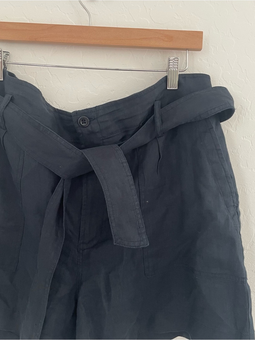 Lauren Ralph Lauren navy high rise belted linen shorts size 12 - Picture 3 of 5